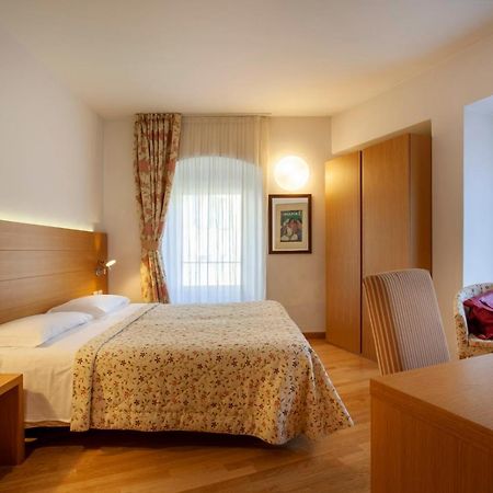 Hotel Romanda Levico Terme Bagian luar foto