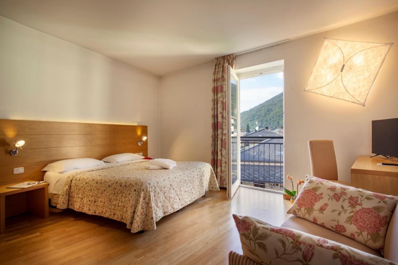 Hotel Romanda Levico Terme Bagian luar foto
